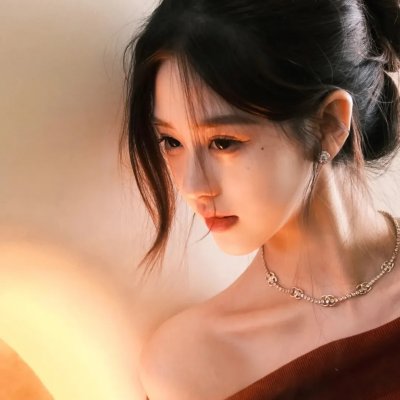 在他的阴影下